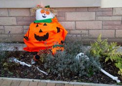 The Teague Family - WINNER - Best Traditional or Harvest Scarecrow